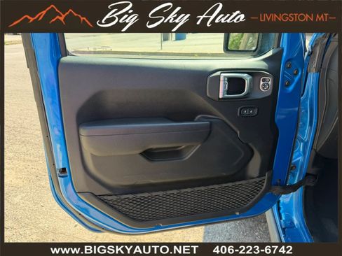 Used 2024 Jeep Wrangler Unlimited Rubicon AWD/4WD image 11