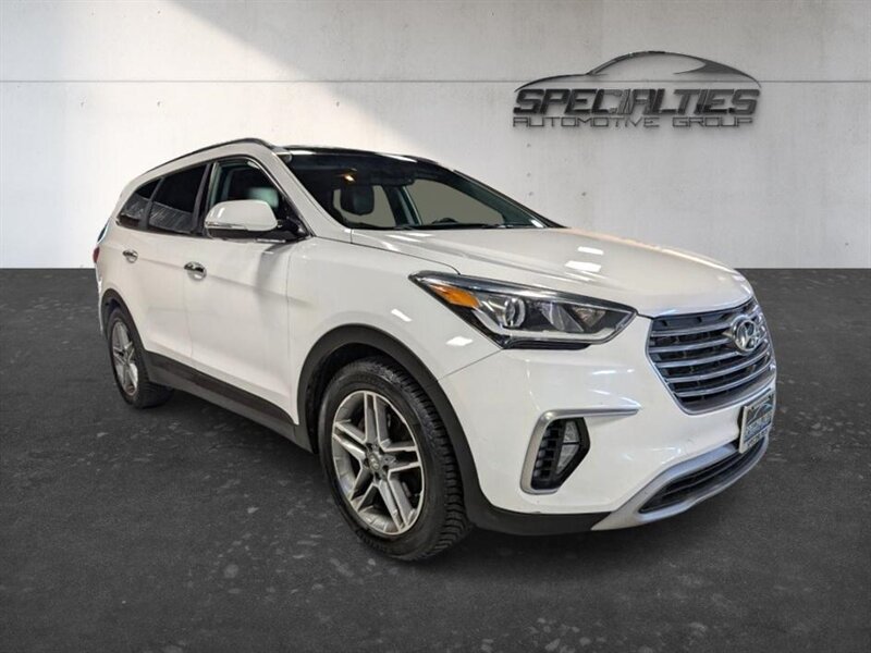 Used 2017 Hyundai Santa Fe FWD image 1