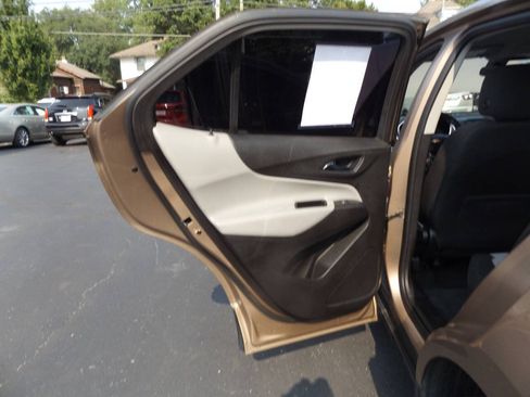 Used 2018 Chevrolet Equinox LS AWD/4WD image 18