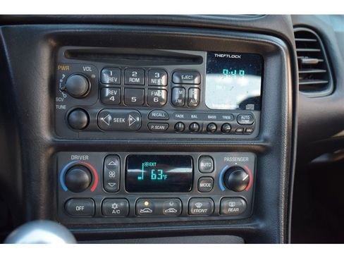 Used 2001 Chevrolet Corvette Convertible w/ Preferred Equipment Group2 image 27