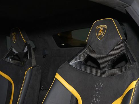 Used 2023 Lamborghini Huracan Tecnica RWD image 23