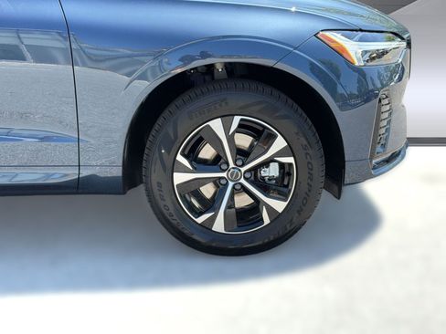 New 2026 Volvo XC60 B5 Core w/ Climate Package AWD/4WD image 12