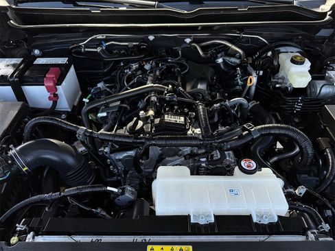 Used 2025 Toyota Tacoma SR5 image 27