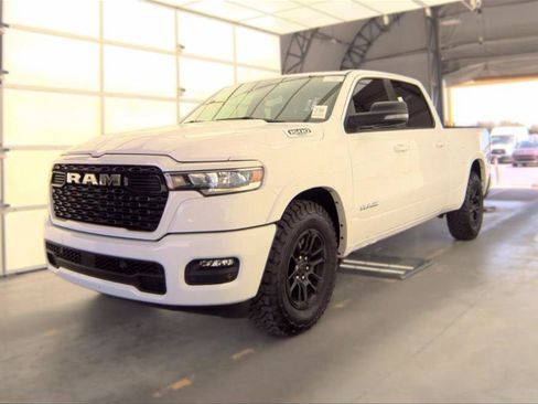 Used 2025 RAM 1500 Big Horn AWD/4WD image 2