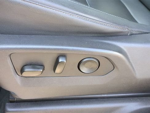 Used 2024 GMC Sierra 1500 SLT image 11