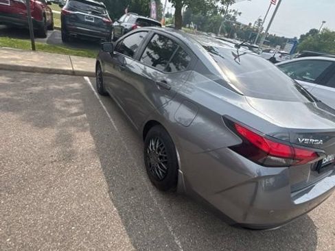 Used 2025 Nissan Versa S w/ Trunk Package FWD image 1