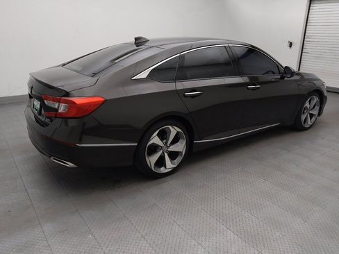 Used 2018 Honda Accord Touring image 10