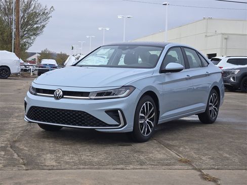 New 2026 Volkswagen Jetta SE image 2