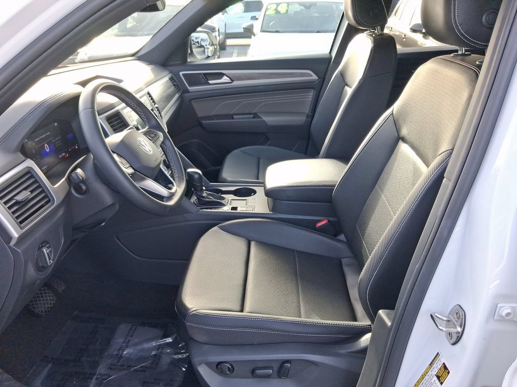 Used 2023 Volkswagen Atlas Cross Sport SE FWD image 19