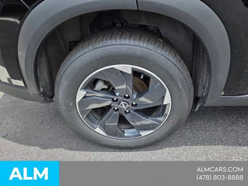 Used 2025 Nissan Rogue SV AWD/4WD image 15