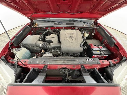 Used 2019 Toyota Tacoma SR5 image 31