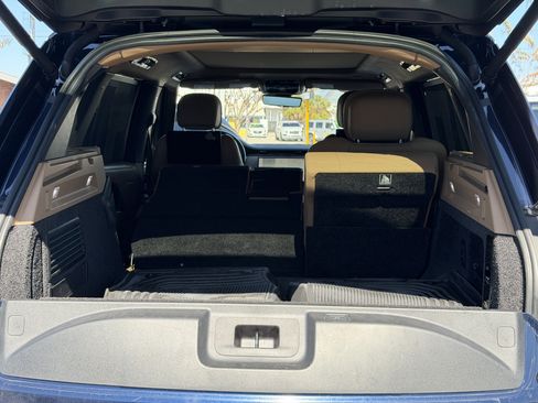 Used 2023 Land Rover Range Rover Long Wheelbase Autobiography image 10