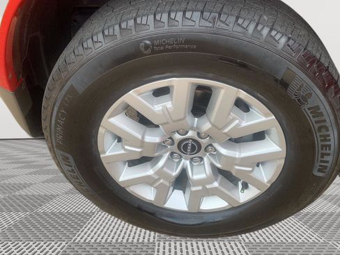 Used 2023 Nissan Frontier SV w/ SV Convenience Package image 23