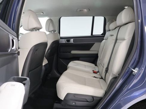 Used 2025 Hyundai Santa Fe SEL FWD image 29