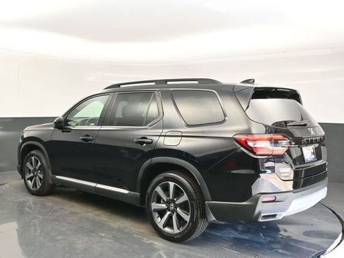 Certified 2025 Honda Pilot Elite image 3
