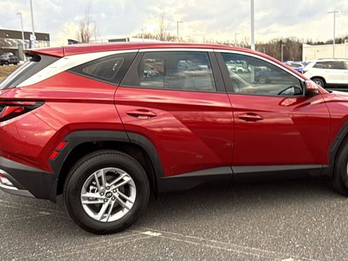 Used 2025 Hyundai Tucson SE image 5