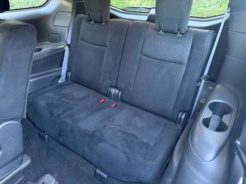 Used 2016 Nissan Pathfinder SV w/ SV Cold Weather Package image 21