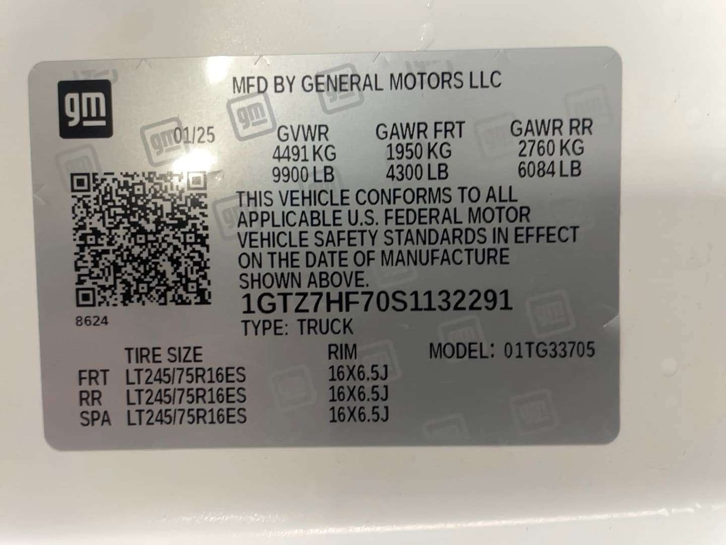 Used 2025 GMC Savana 3500 Extended RWD image 8