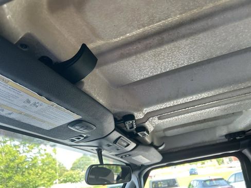 Used 2019 Jeep Wrangler Unlimited Sahara image 16