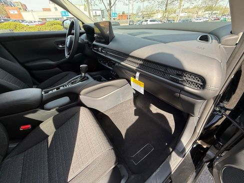 New 2026 Honda HR-V LX image 39