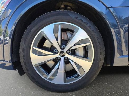 Certified 2024 Audi Q8 e-tron Premium image 37