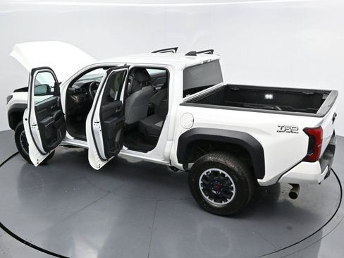 Used 2024 Toyota Tacoma TRD Off-Road AWD/4WD image 40