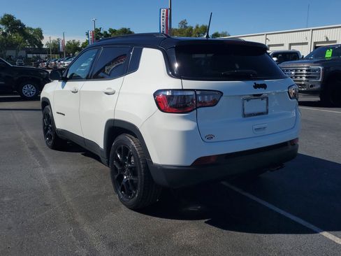 Used 2022 Jeep Compass Altitude w/ Sun and Sound Group image 7