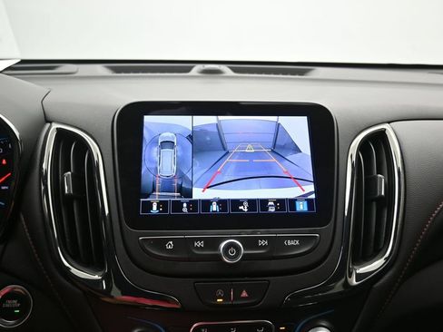 Used 2022 Chevrolet Equinox RS w/ Infotainment Package FWD image 17