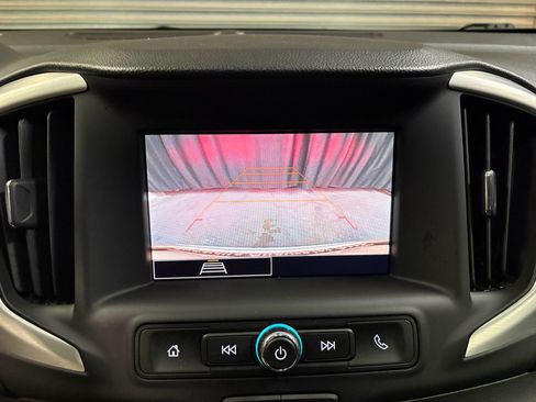 Used 2024 GMC Terrain SLE AWD/4WD image 11