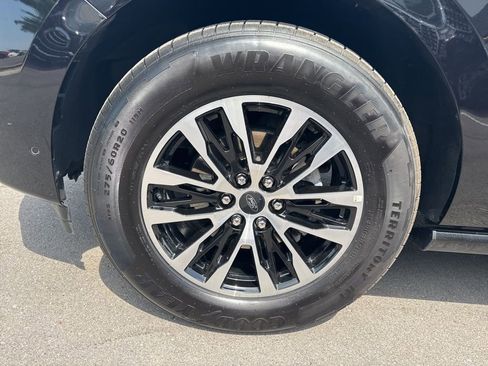 Used 2025 Ford Expedition Platinum AWD/4WD image 27