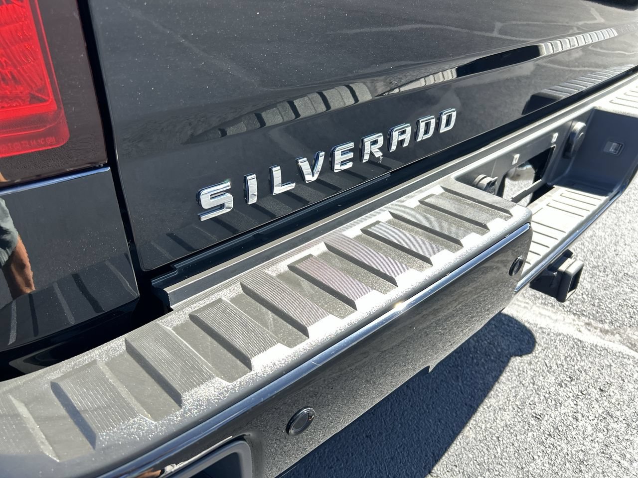 Used 2018 Chevrolet Silverado 1500 LT w/ All Star Edition AWD/4WD image 11