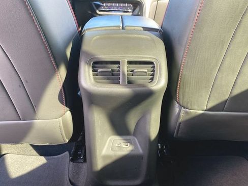Used 2022 Buick Envision Essence w/ Sport Touring Package FWD image 21
