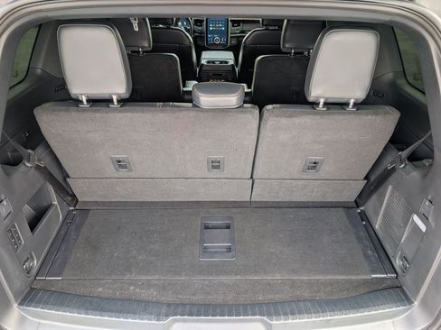 Used 2023 Ford Expedition Platinum AWD/4WD image 14