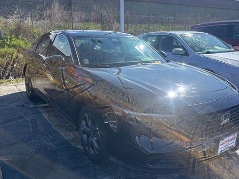 Used 2023 Honda Accord EX image 2