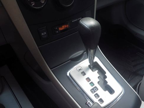Used 2010 Toyota Corolla LE FWD image 11