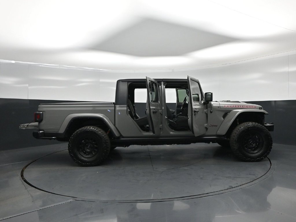Used 2021 Jeep Gladiator Rubicon w/ Cold Weather Group AWD/4WD image 4
