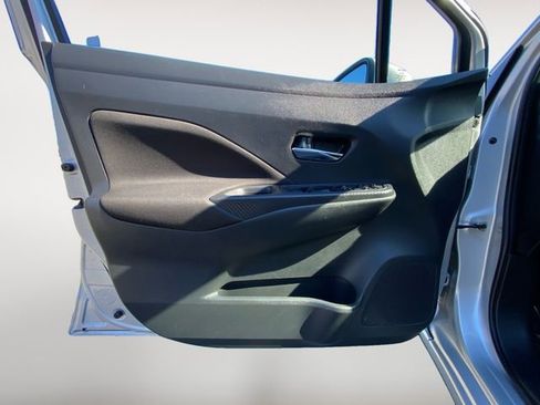 Used 2022 Nissan Versa SV image 16