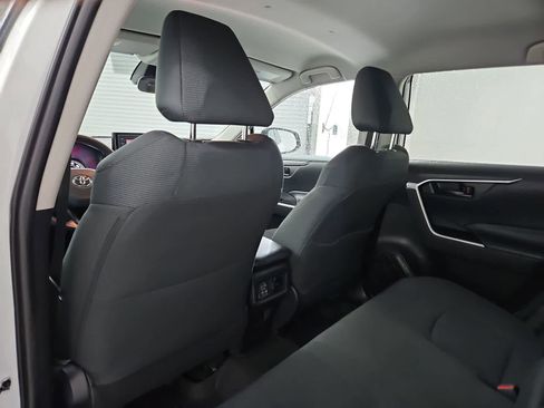 Used 2021 Toyota RAV4 LE image 24