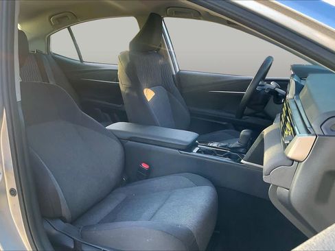 Used 2025 Toyota Camry LE FWD image 9