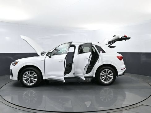 Used 2025 Audi Q3 2.0T Premium w/ Convenience Package AWD/4WD image 31
