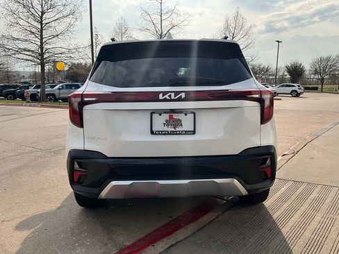 Used 2025 Kia Seltos S image 7