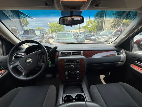 Used 2009 Chevrolet Avalanche LT RWD image 9