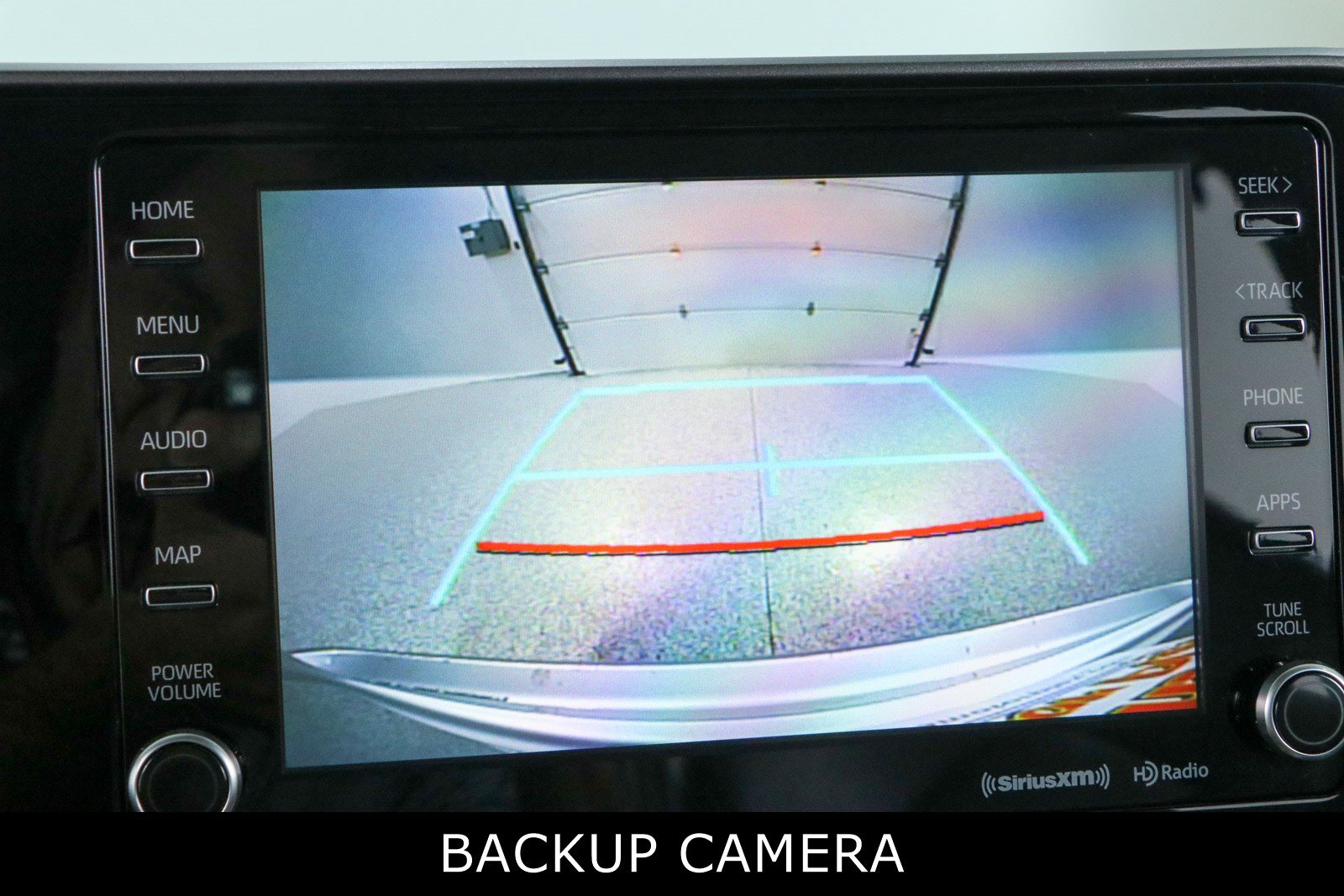 Used 2022 Toyota Highlander XLE FWD image 18
