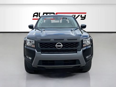 Used 2025 Nissan Frontier SV w/ SV Convenience Package RWD image 2