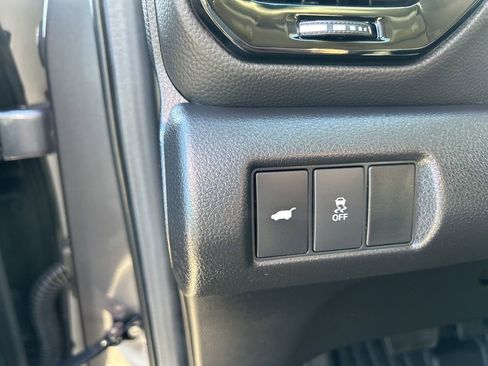 Used 2025 Honda Pilot Touring image 14