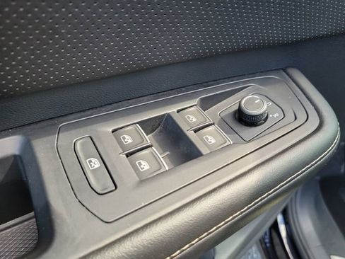 Used 2024 Volkswagen Atlas SE AWD/4WD image 25