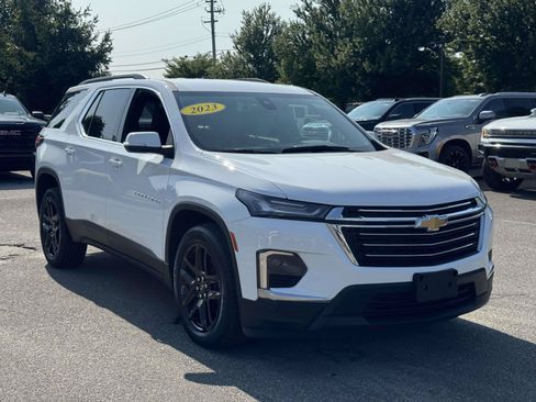 Used 2023 Chevrolet Traverse LT AWD/4WD image 2