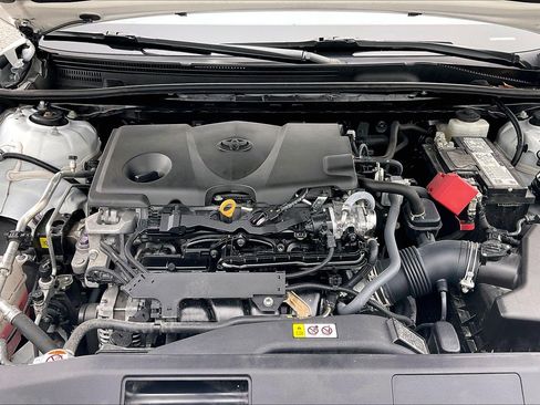 Used 2023 Toyota Camry SE image 13