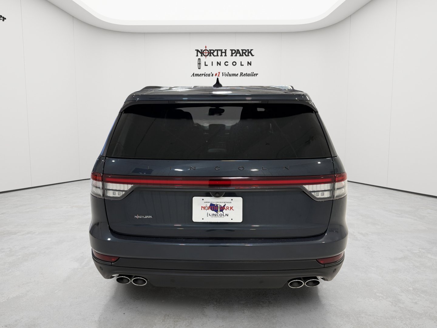 Used 2023 Lincoln Aviator Reserve w/ Equipment Group 201A AWD/4WD image 4