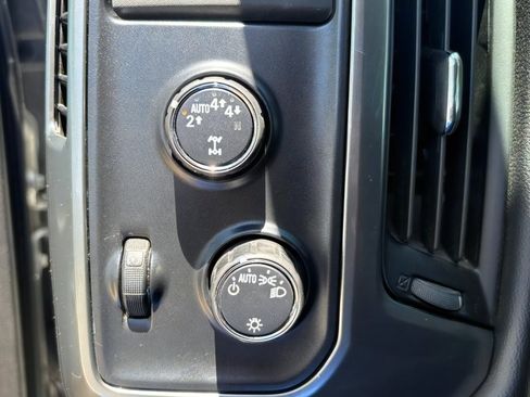 Used 2019 Chevrolet Silverado 1500 LT AWD/4WD image 17